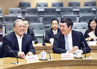 Prof. Lu Yongxiang (left), Vice-Chairman, Standing Committee of the National People's Congress of the People's Republic of China and Prof. Joseph Sung (right), Vice-Chancellor of CUHK